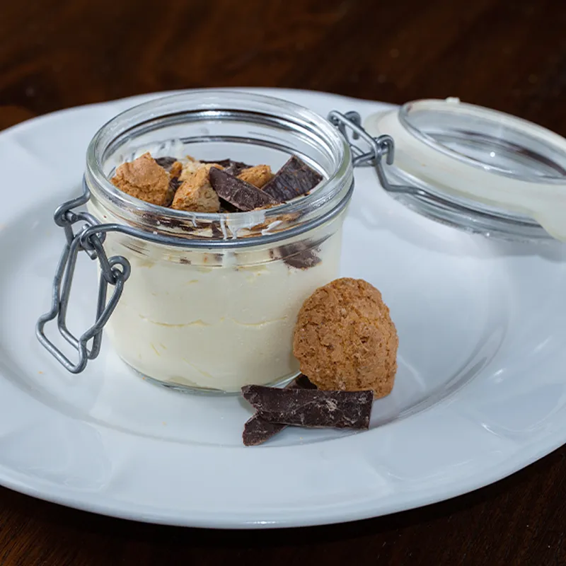 Crema al mascarpone con scaglie di cioccolato — Unni Don Nino - Osteria Bar, Sant'Angelo di Brolo (foto 1)