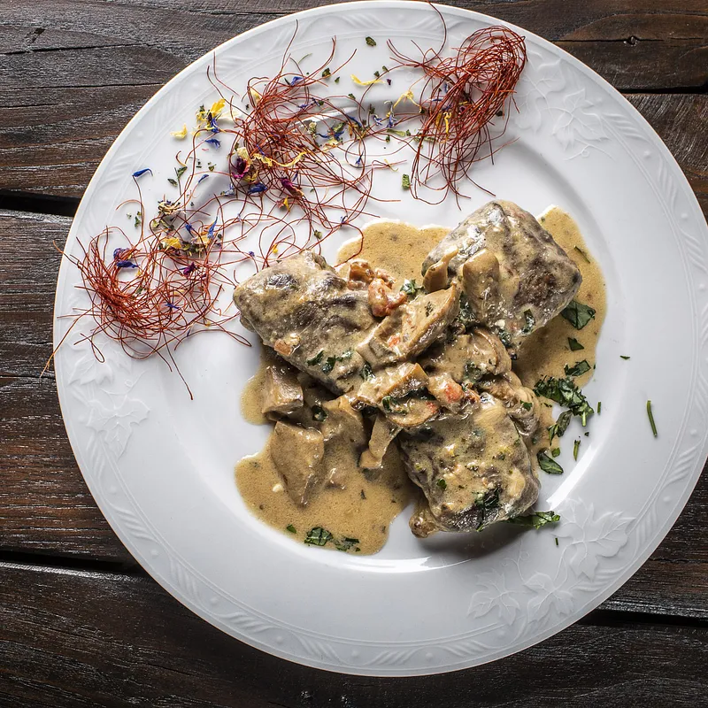 Tasca di vitello ai funghi porcini — Osteria della carne, Sant'Angelo di Brolo (photo 1)