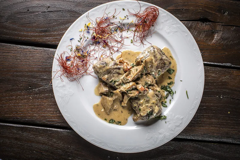 Tasca di vitello ai funghi porcini