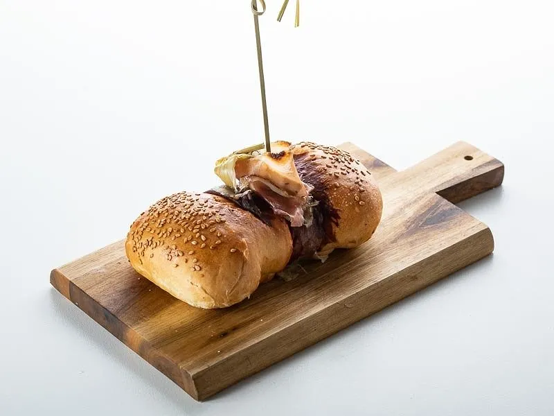 Calzone carciofi e speck
