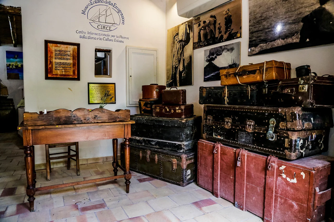 Museo Eoliano dell'Emigrazione — Malfa · Ttattà Go