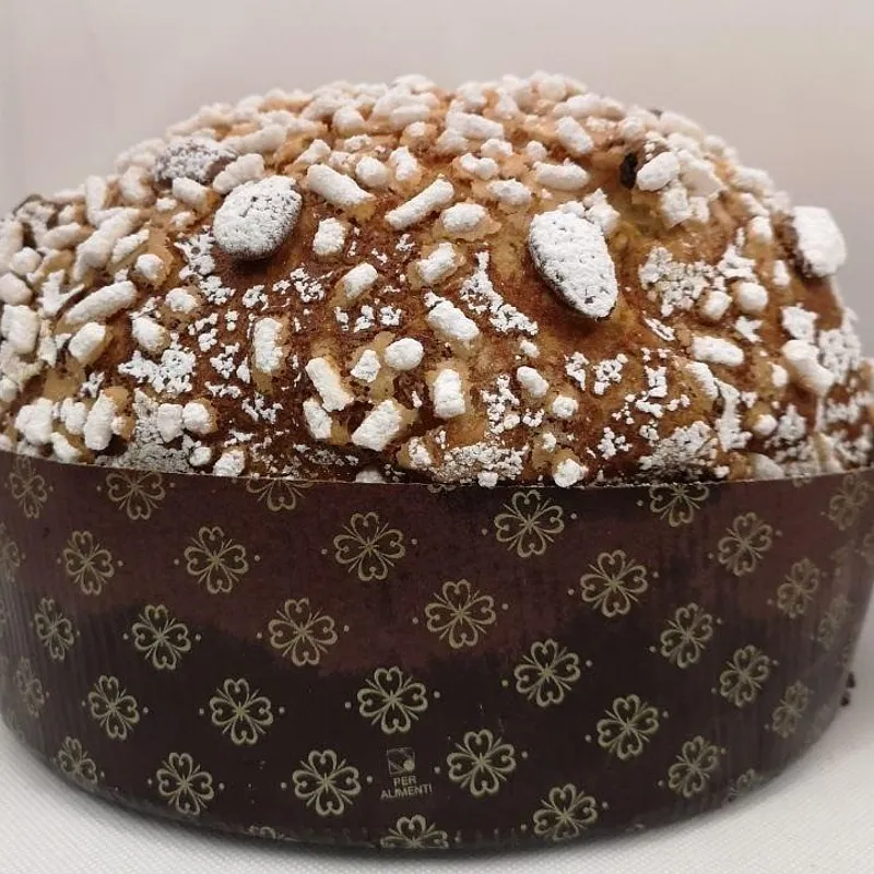 Panettone artigianale tradizionale con uvetta e canditi — DiVino Lounge Bar, Gioiosa Marea (photo 1)