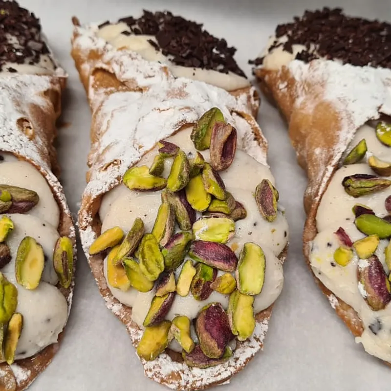Cannolo siciliano Piana degli Albanesi — DiVino Lounge Bar, Gioiosa Marea (photo 1)