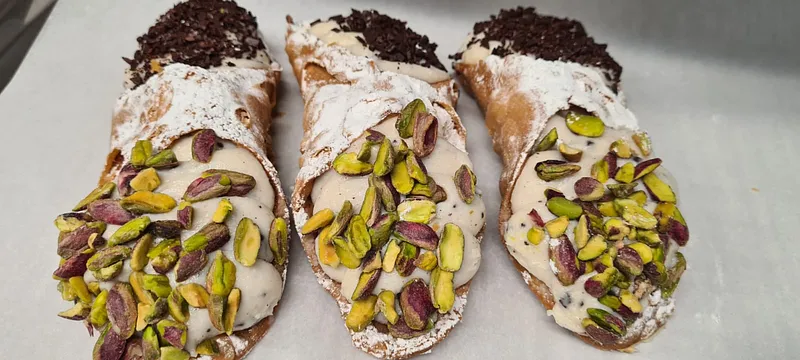 Cannolo siciliano Piana degli Albanesi