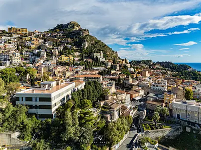 Taormina centro storico monte tauro