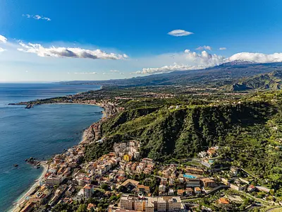 Taormina baia giardini naxos etna