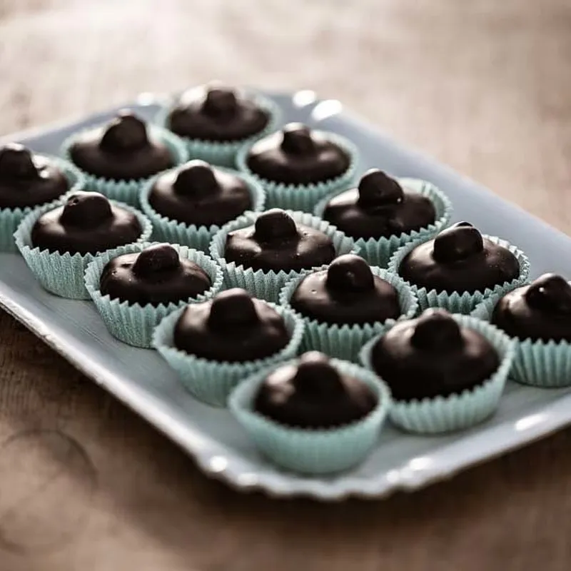 Bacetti di cioccolato e nocciole — Pasticceria Capizzi, Gioiosa Marea (foto 1)